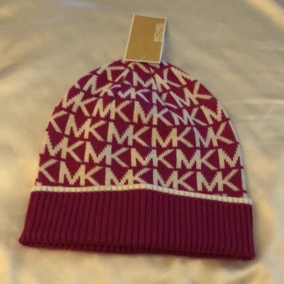 Michael Kors Cuffed Beanie Hat Deep Fuchsia Cream Logo Print OS NWT - Picture 12 of 12